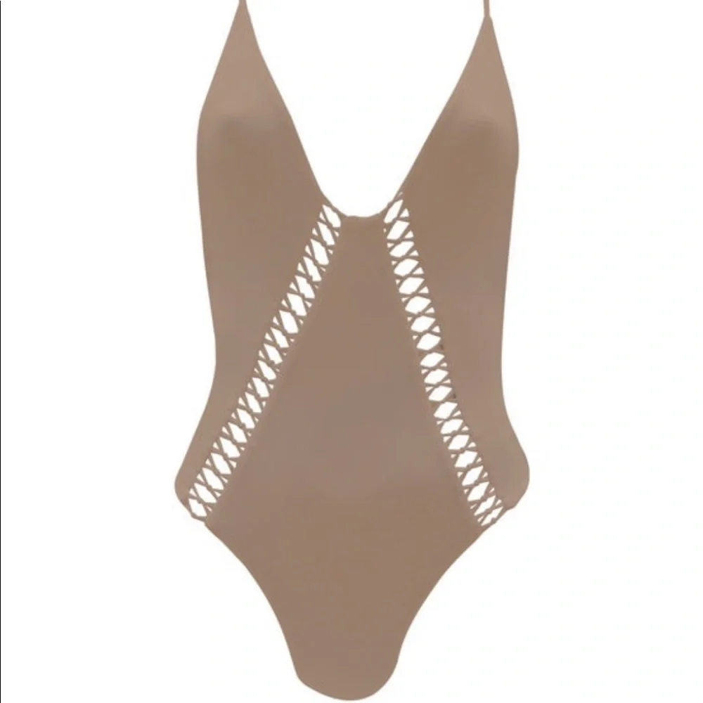 Monokini - Picture 1 of 5